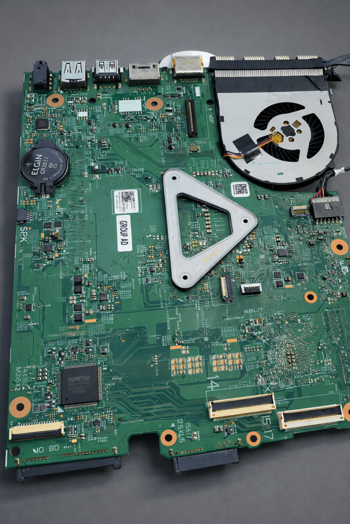 Dell 15 3567 3568 : Defeitos Crônicos, Upgrade e Limpeza Preventiva