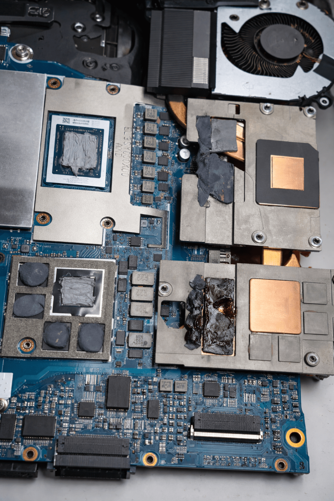 Acer Nitro 5 Defeitos Crônicos : Capacitores Carbonizados